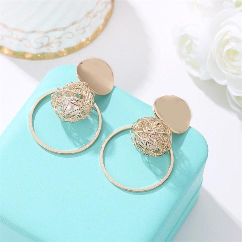 Ladies Dangle Circular Earrings